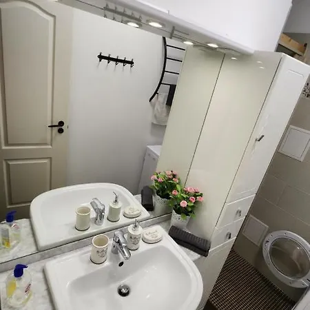 Lägenhet Vitorlas Panorama Wellness Apartman Club 218 *